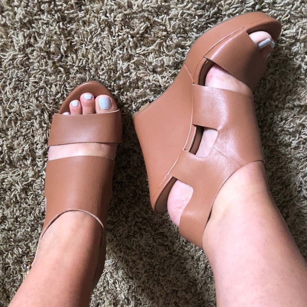 Audrey Brooke brown wedges